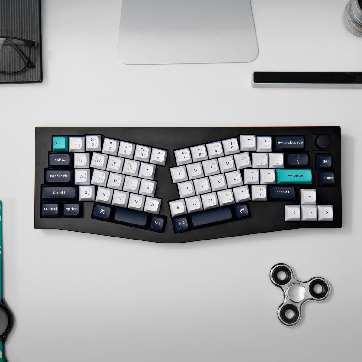 Keychron Q8 Max (Alice Layout) QMK/VIA Wireless Custom Mechanical Keyboard - Keychron Thailand