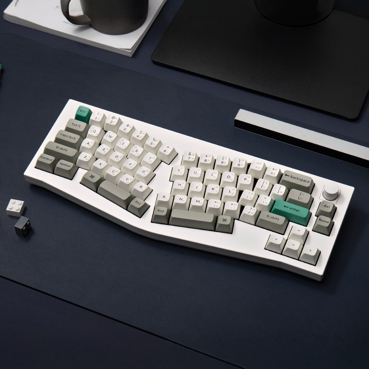 Q8-Max-Keyboard Alice Layout