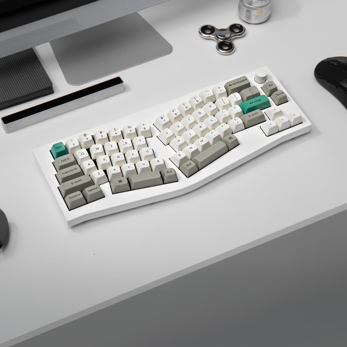 Keychron Q8 Max  (Alice Layout) QMK/VIA Wireless Custom Mechanical Keyboard - Keychron Thailand