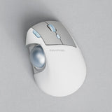 Keychron T1 HE Trackball Mouse วางบนโต๊ะ